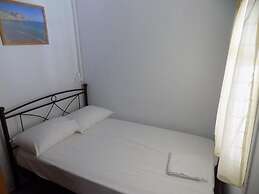 VS studios Triple Room with Bathroom