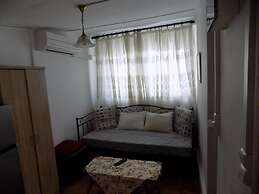 VS studios Triple Room with Bathroom