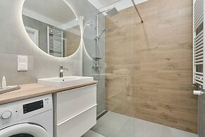 Elegant Apartment Kosciuszki by Renters