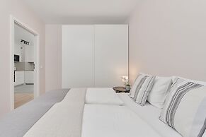 Elegant Apartment Kosciuszki by Renters