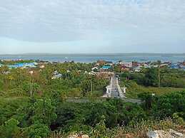 Hotel Bukit Indah Saumlaki by LeGreen