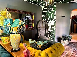 Grafiti Boutique Hotel