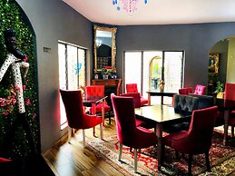 Grafiti Boutique Hotel