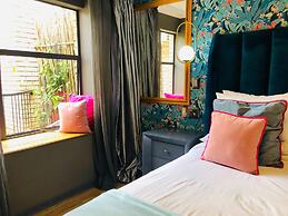 Grafiti Boutique Hotel