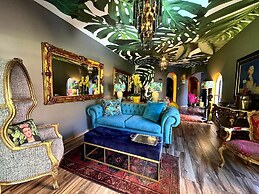 Grafiti Boutique Hotel