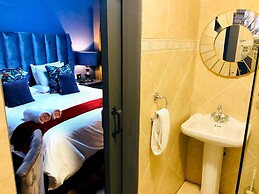 Grafiti Boutique Hotel