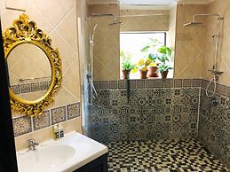 Grafiti Boutique Hotel