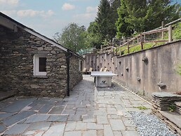 2 Hart Head Barn