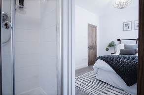 The Sand Castle - 2 Bedroom Apartment - Tenby