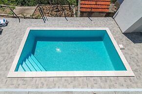 Vacation House With the Pool, Near River Cetina