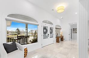 Monmouth Beach 4BR Villa on the Water