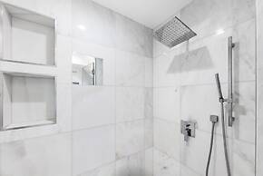 Monmouth Beach 4BR Villa on the Water