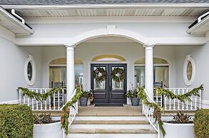 Monmouth Beach 4BR Villa on the Water