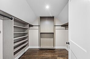 Monmouth Beach 4BR Villa on the Water