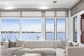 Monmouth Beach 4BR Villa on the Water