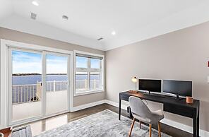Monmouth Beach 4BR Villa on the Water