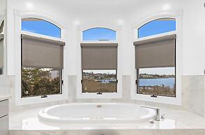 Monmouth Beach 4BR Villa on the Water