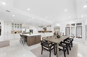 Monmouth Beach 4BR Villa on the Water