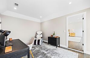 Monmouth Beach 4BR Villa on the Water