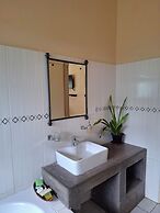 Beulah Court Vineyard Guest House