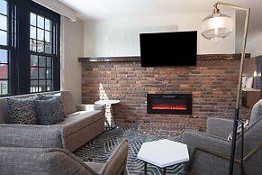 Hotel Royer Urbana Champaign, Tapestry Collection by Hilton