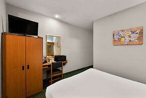 Econo Lodge Inn & Suites Mesquite - Dallas East