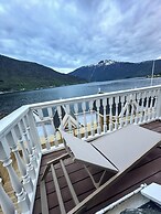 Hofslund Fjord Hotel