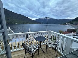 Hofslund Fjord Hotel