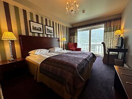 Hofslund Fjord Hotel