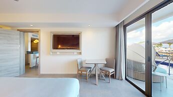 Royalton CHIC Antigua, An Autograph Collection All-Inclusive Resort – 