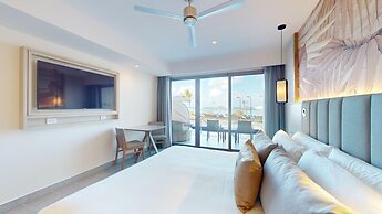 Royalton CHIC Antigua, An Autograph Collection All-Inclusive Resort – 