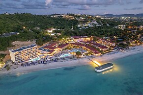 Royalton CHIC Antigua, An Autograph Collection All-Inclusive Resort – 
