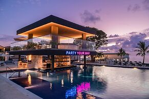 Royalton CHIC Antigua, An Autograph Collection All-Inclusive Resort – 