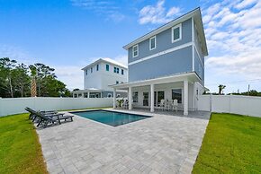 Coastal Casa 8 Bedroom Home by RedAwning