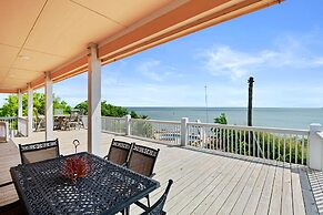 The Peach Pelican 3 Bedroom Home by RedAwning