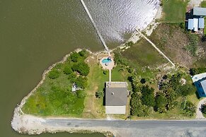 The Peach Pelican 3 Bedroom Home by RedAwning