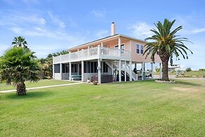 The Peach Pelican 3 Bedroom Home by RedAwning