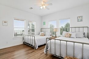 The Peach Pelican 3 Bedroom Home by RedAwning