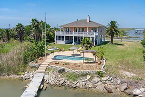 The Peach Pelican 3 Bedroom Home by RedAwning