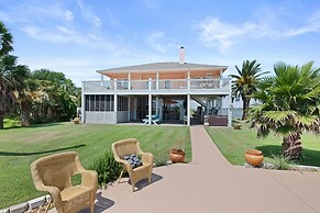 The Peach Pelican 3 Bedroom Home by RedAwning