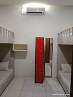 Poppies Senggigi Hostel