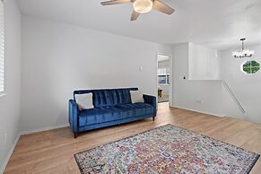 Redmond Rest 4 Bedroom Home by RedAwning