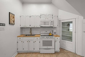 Cozy&Chic Apartments Near Downtown