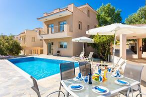 Villa Panorama Tria in Drouseia