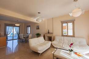 Villa Panorama Tria in Drouseia