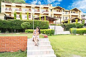 Foxoso Misty Oaks Resort