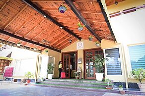 Foxoso Misty Oaks Resort