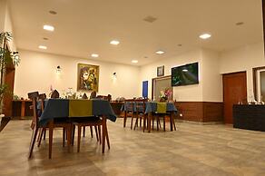 Foxoso Misty Oaks Resort