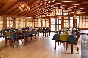 Foxoso Misty Oaks Resort