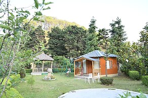 Foxoso Misty Oaks Resort